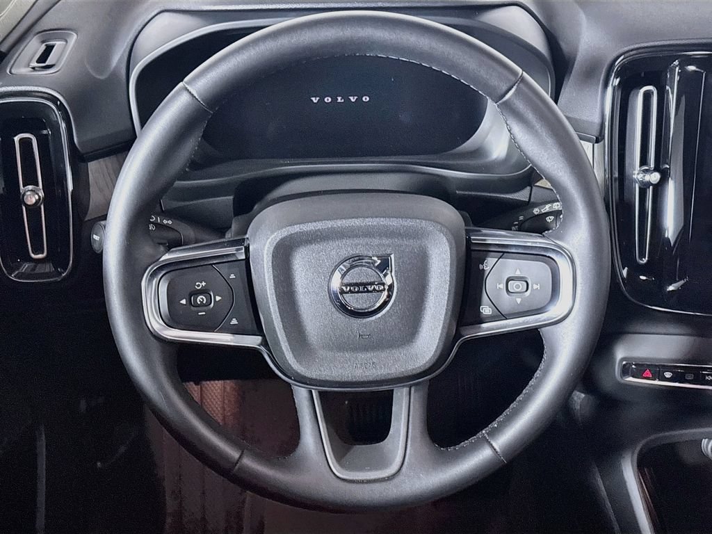 Used 2024 Volvo XC40 B5 Core AWD/4WD image 13