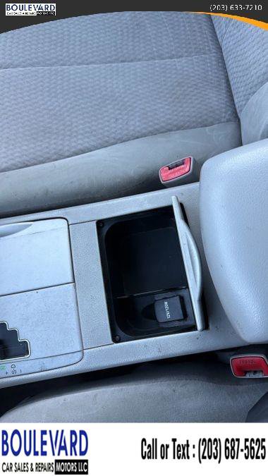 Used 2010 Toyota Camry LE FWD image 17