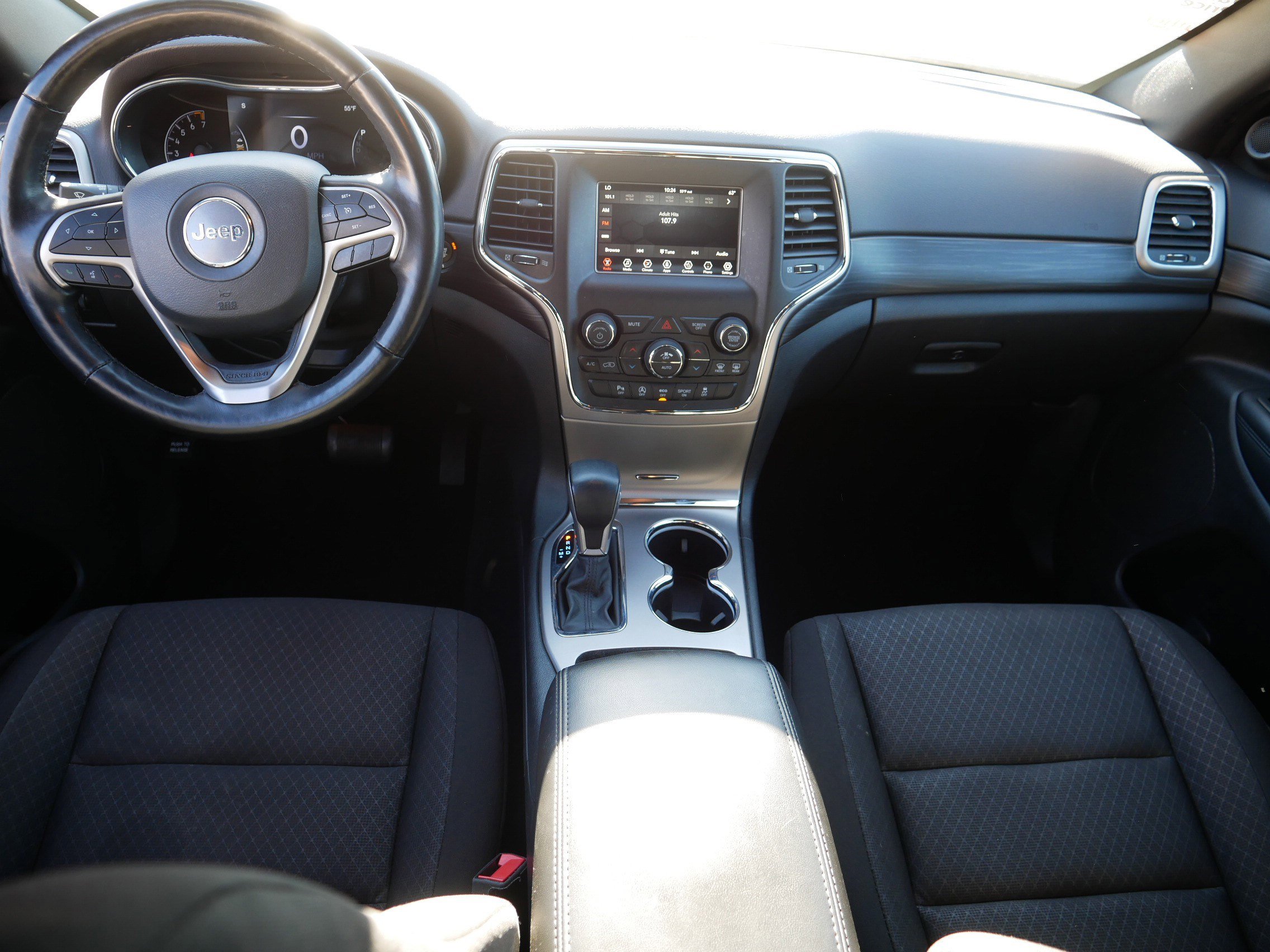 Certified 2021 Jeep Grand Cherokee Laredo w/ Security & Convenience Group image 10