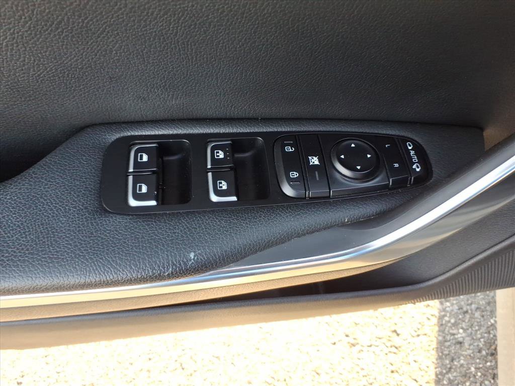 Used 2022 Kia Stinger GT1 image 25