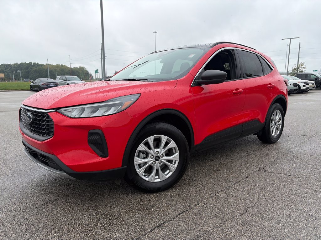 Used 2024 Ford Escape Active w/ Tech Pack #1 AWD/4WD image 3