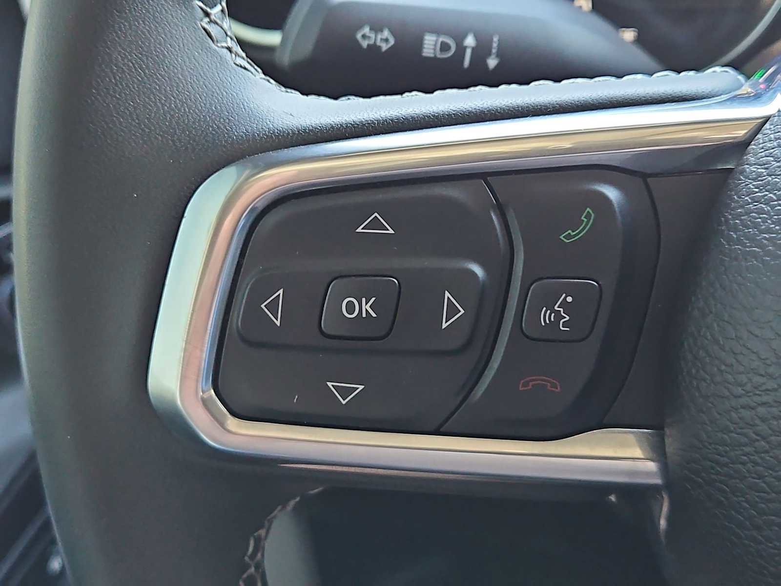 Used 2023 Jeep Wrangler Sahara image 22