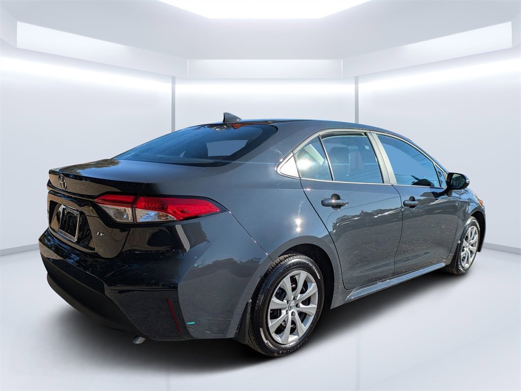 Used 2025 Toyota Corolla LE image 3