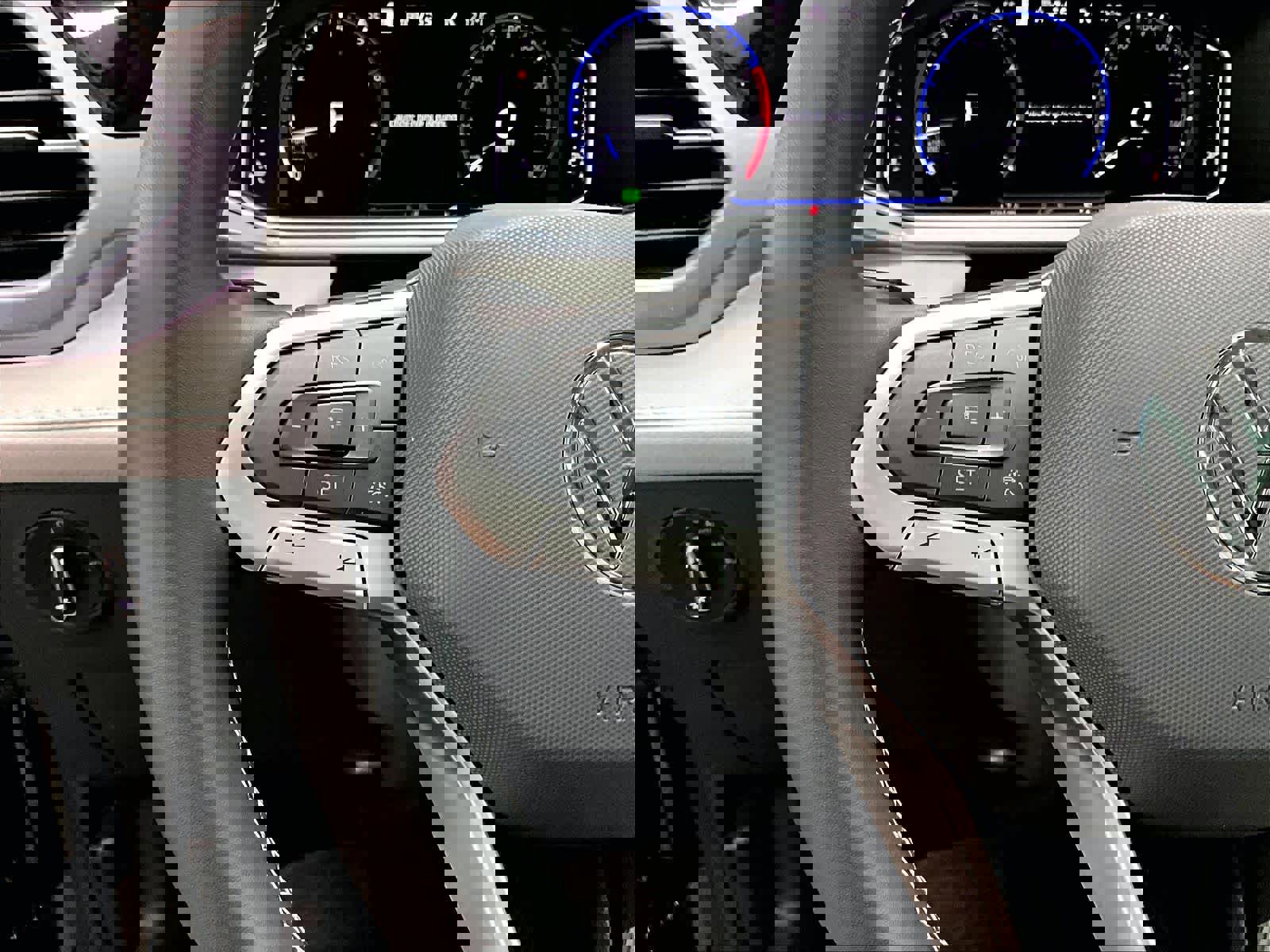 New 2026 Volkswagen Taos SEL image 17