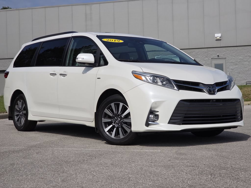 Used 2019 Toyota Sienna Limited AWD/4WD image 33
