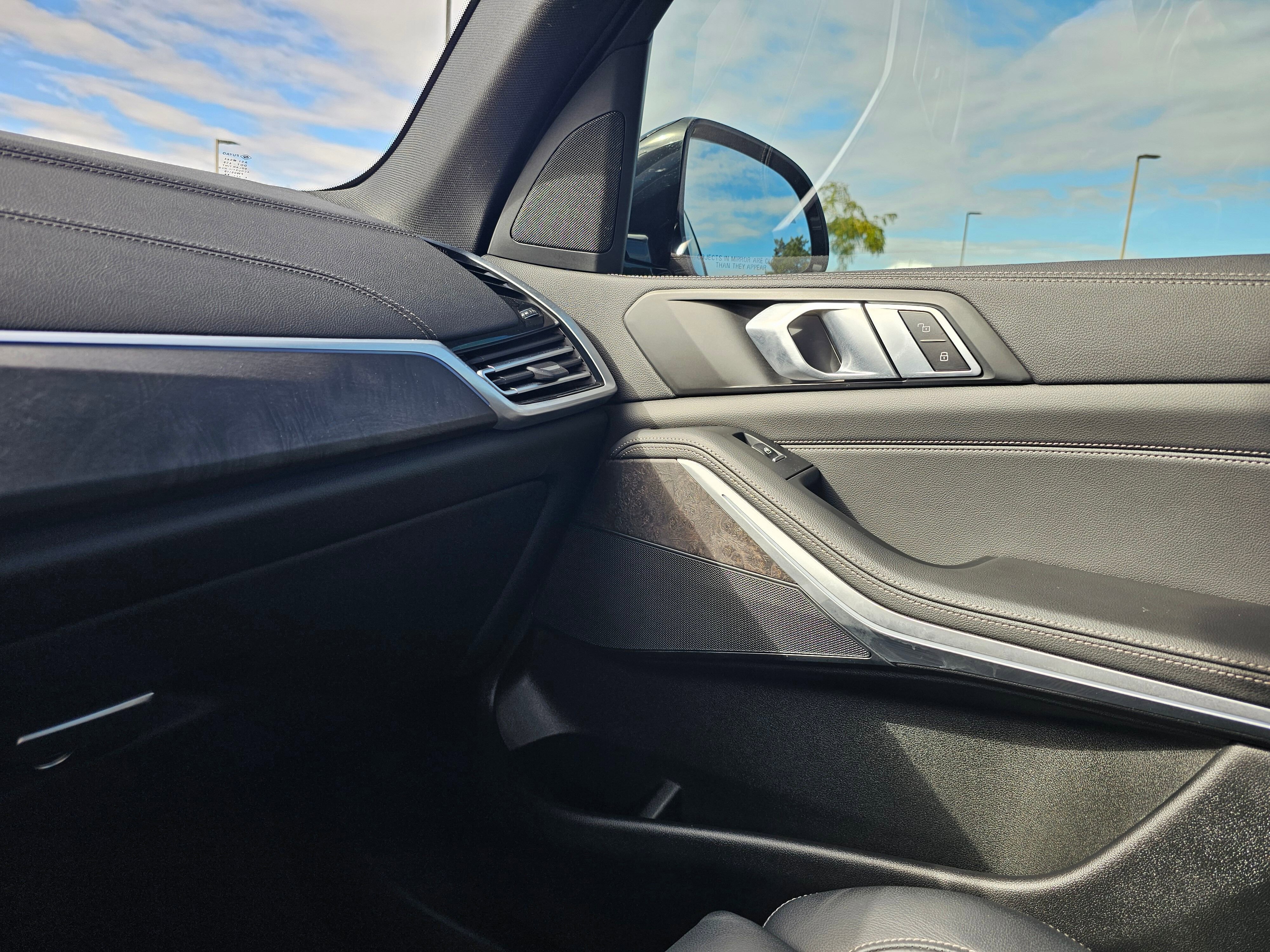 Used 2022 BMW X5 xDrive45e w/ Premium Package image 26