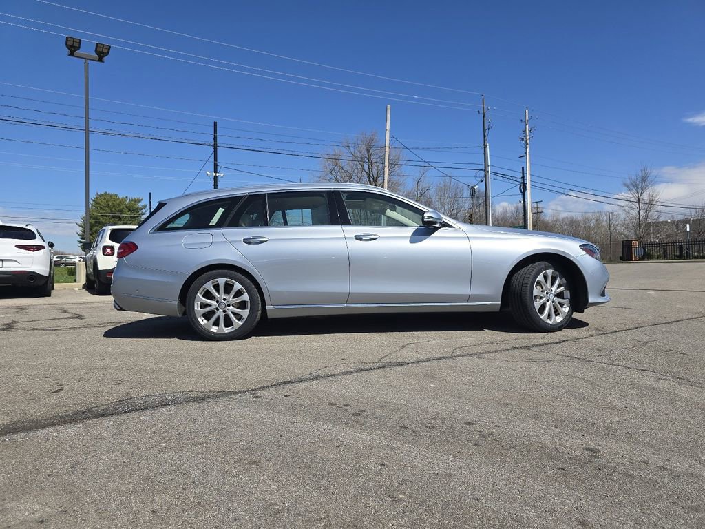 Used 2017 Mercedes-Benz E 400 4MATIC Wagon image 19