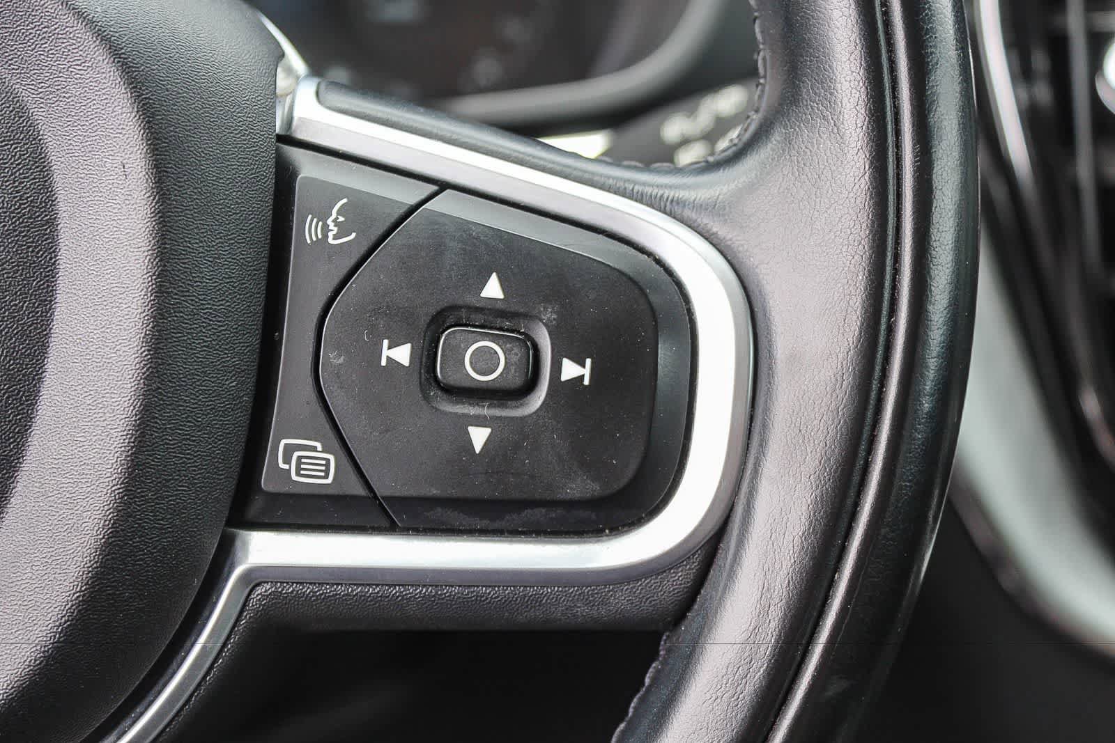 Used 2018 Volvo XC60 T8 Momentum AWD/4WD image 33