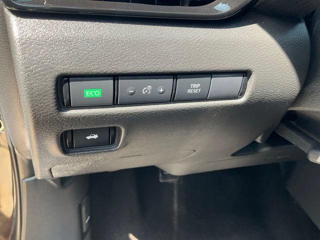Used 2024 Nissan Sentra SV FWD image 8