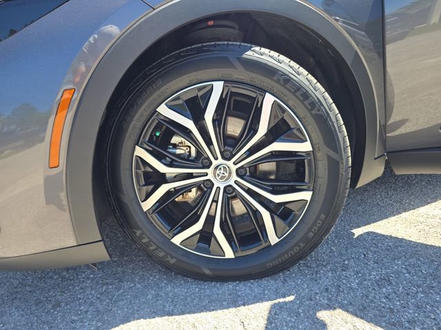 Used 2023 Toyota Crown Limited image 27