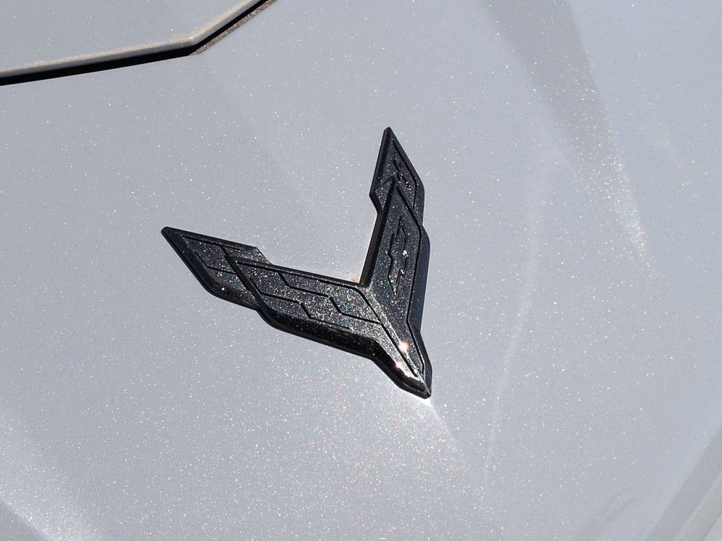 Used 2025 Chevrolet Corvette E-Ray w/ Stealth Interior Trim Package AWD/4WD image 32