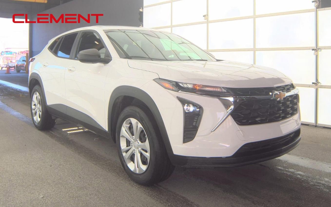 Used 2024 Chevrolet Trax LS FWD image 3