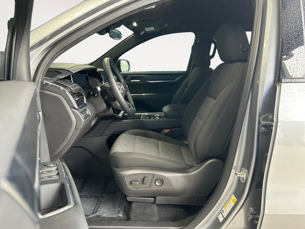 Used 2025 GMC Acadia Elevation image 15