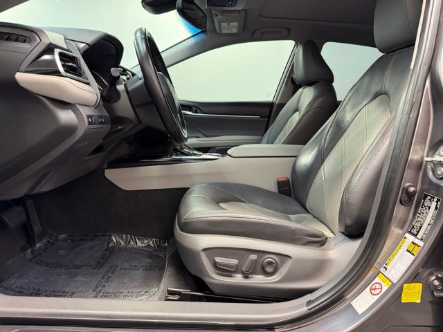 Used 2018 Toyota Camry XLE FWD image 13