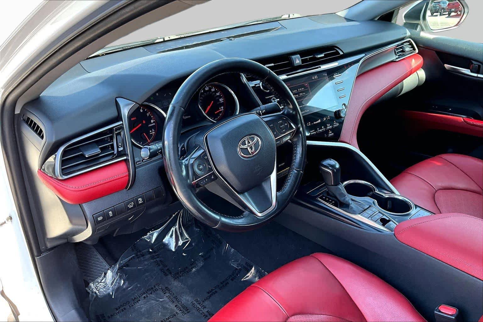 Used 2020 Toyota Camry XSE FWD image 18