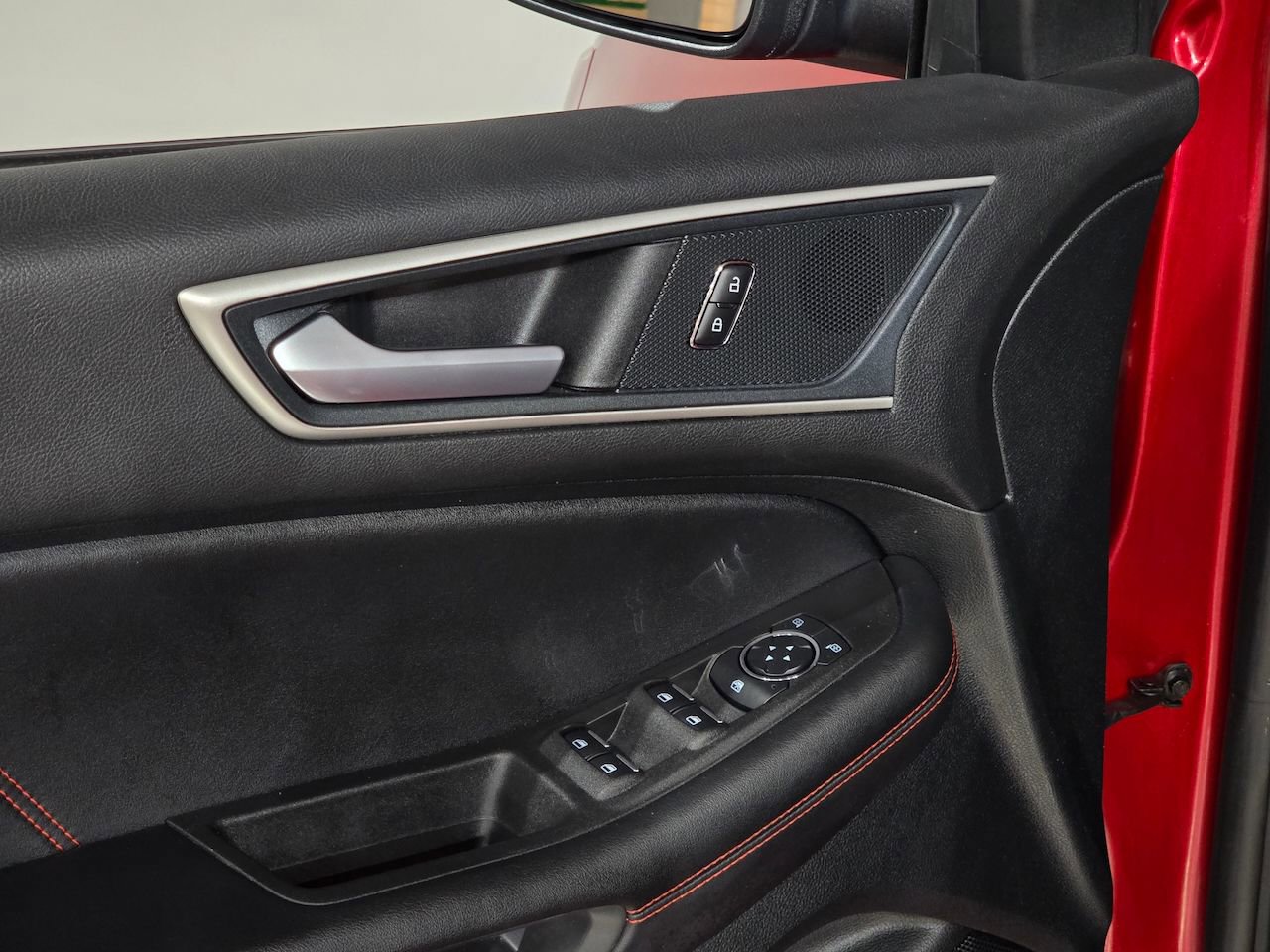 Used 2023 Ford Edge ST-Line image 17