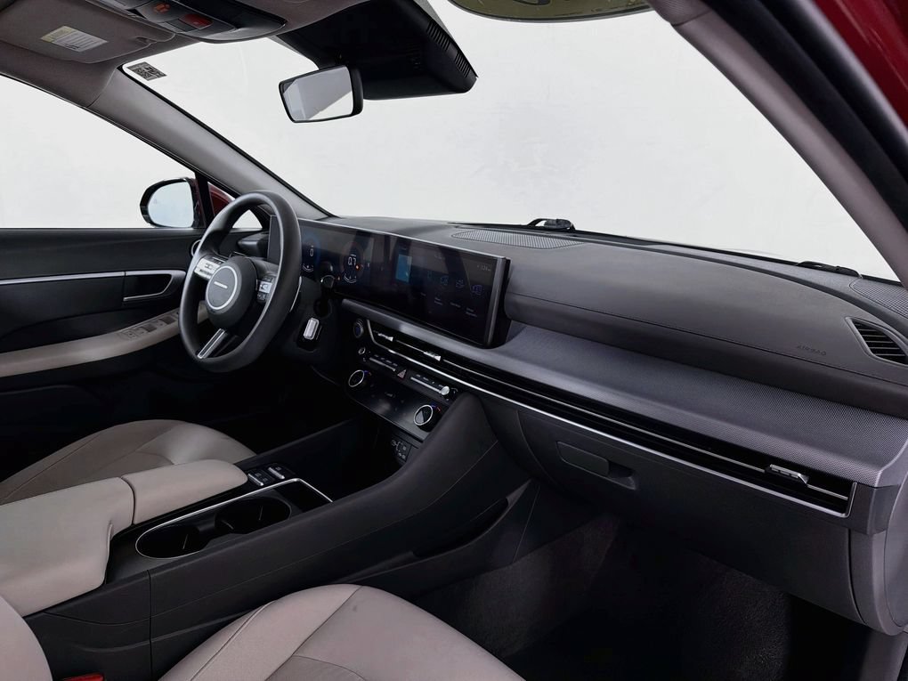 Used 2025 Hyundai Sonata SEL FWD image 31