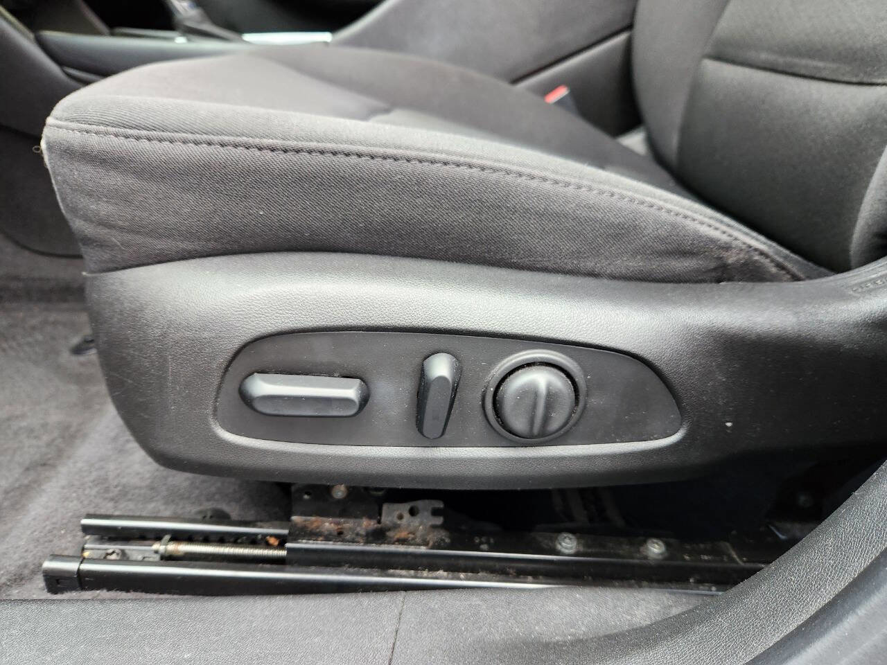 Used 2017 Chevrolet Malibu LT w/ Driver Confidence Package image 17