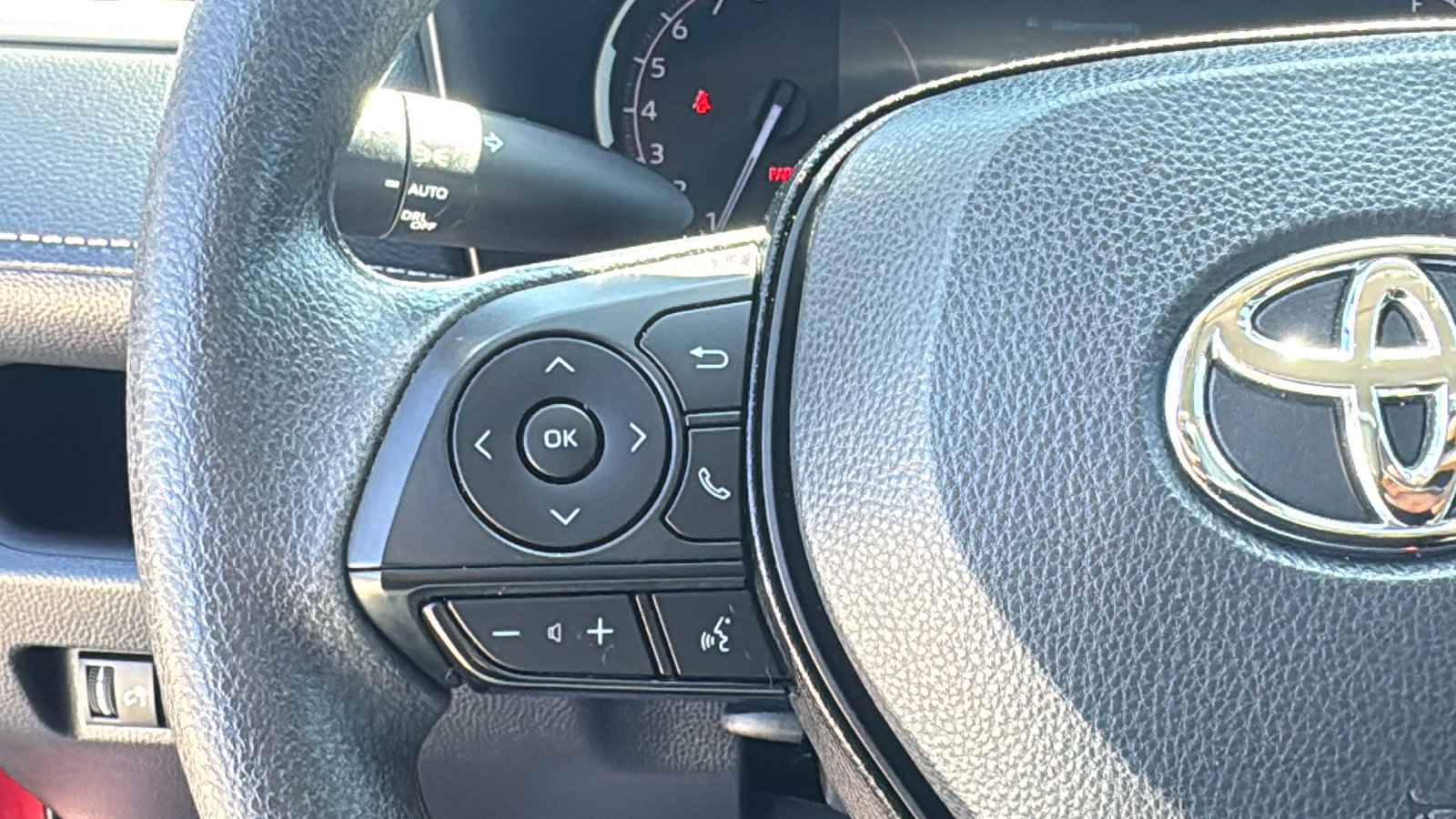 Used 2024 Toyota RAV4 XLE image 22