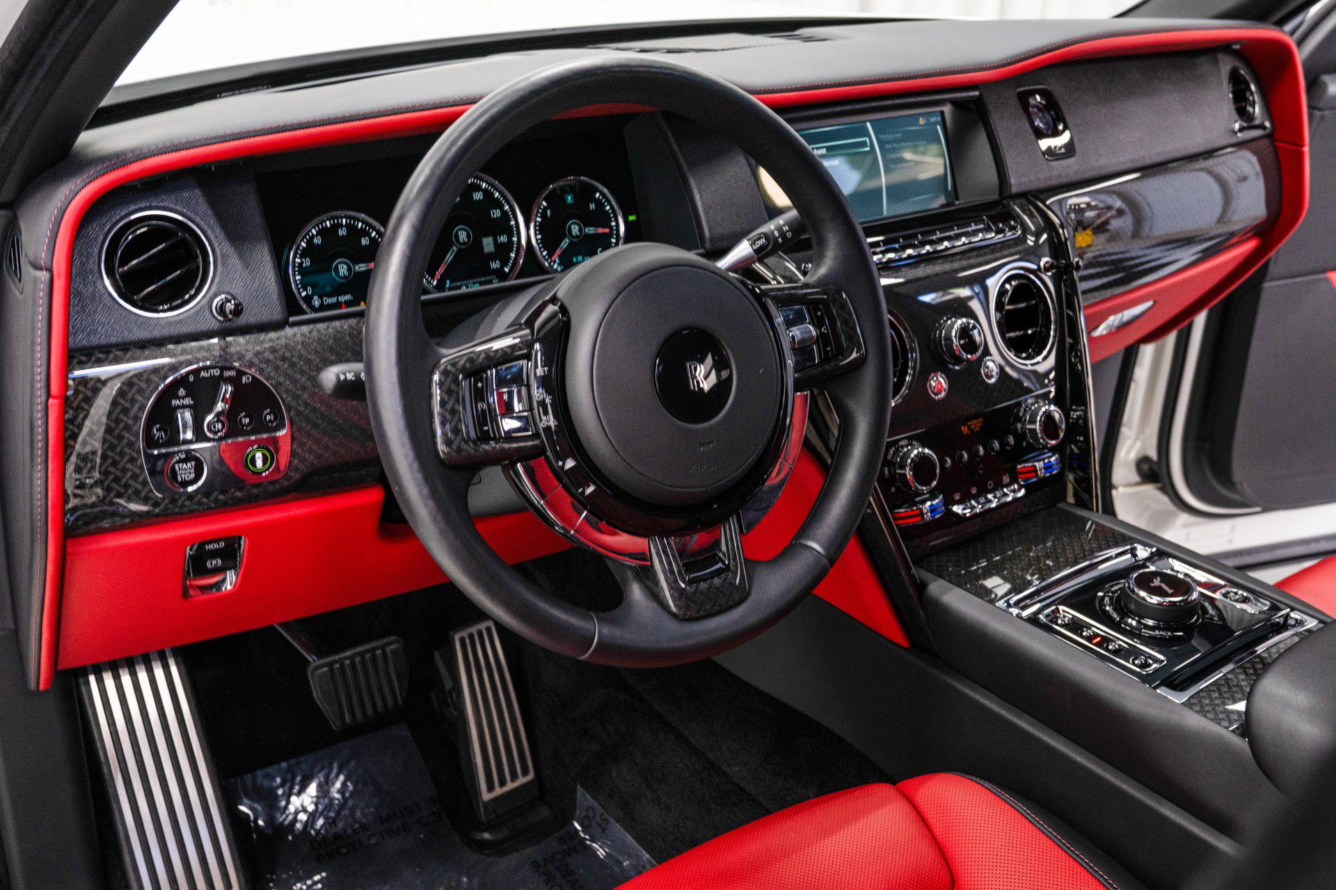 Used 2023 Rolls-Royce Cullinan Black Badge w/ Dark Exterior Package image 13