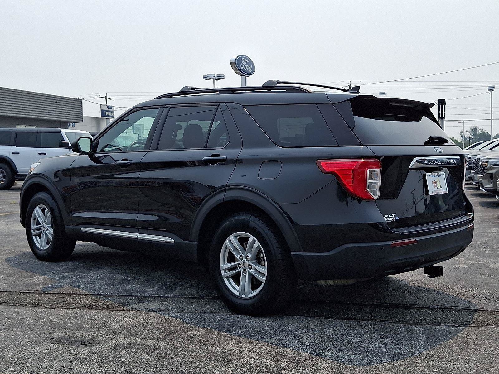 Used 2020 Ford Explorer XLT w/ Comfort Package AWD/4WD image 4