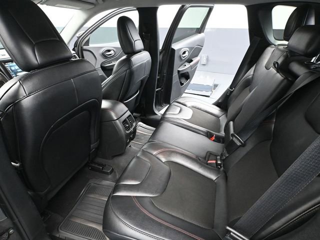 Used 2022 Jeep Cherokee Trailhawk image 35