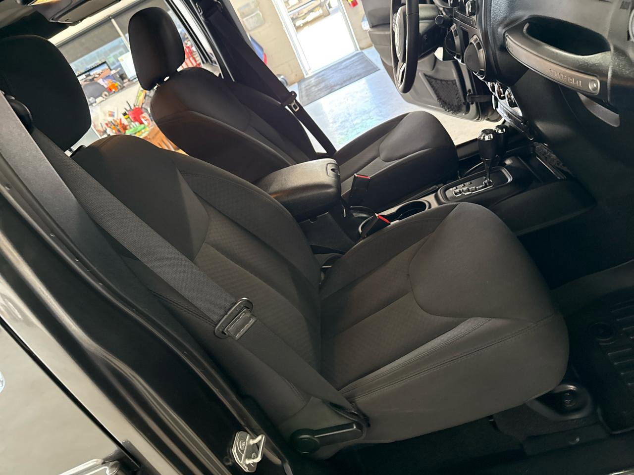 Used 2018 Jeep Wrangler Unlimited Sport w/ Connectivity Group image 45