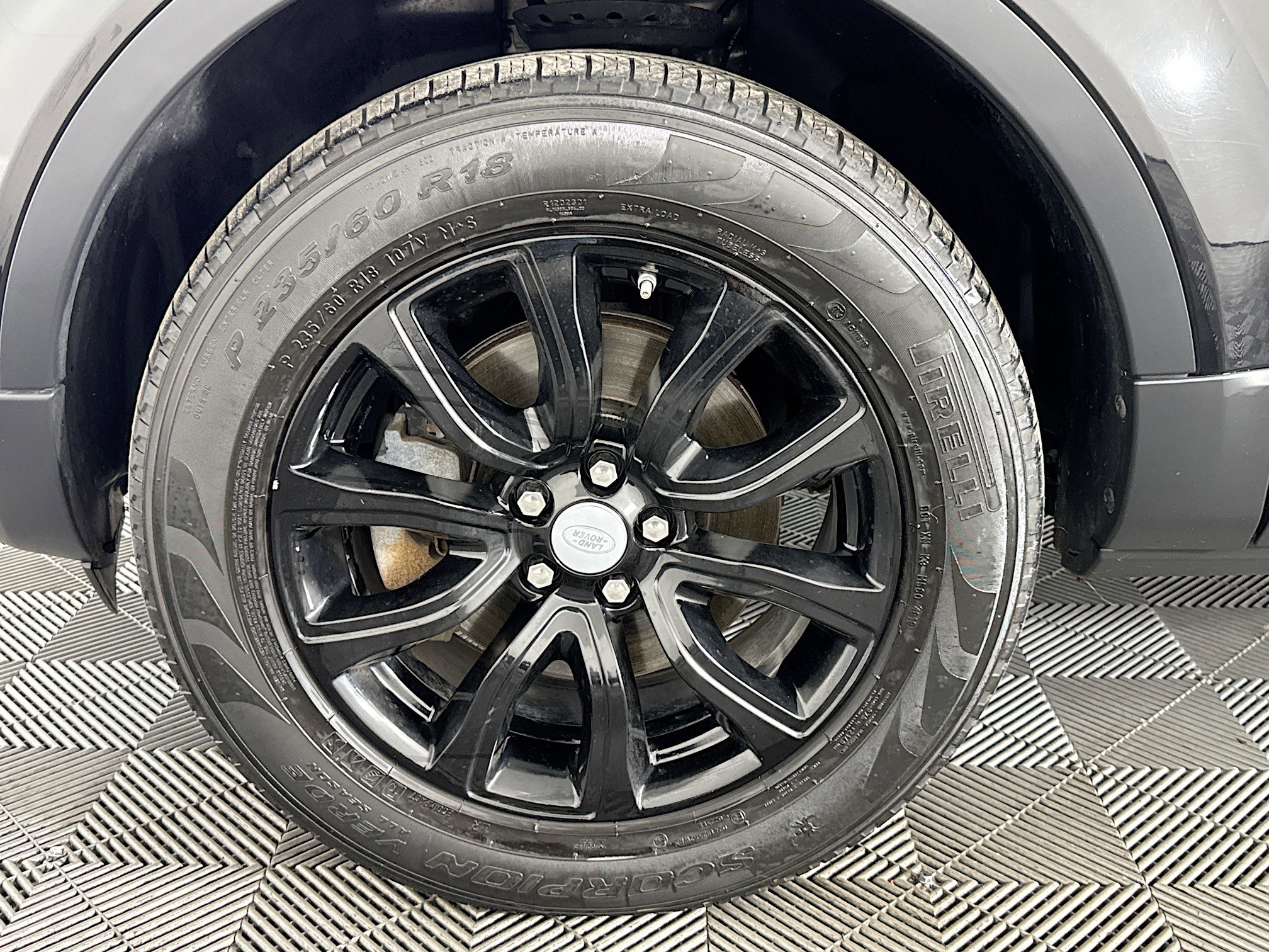 Used 2017 Land Rover Range Rover Evoque SE image 37