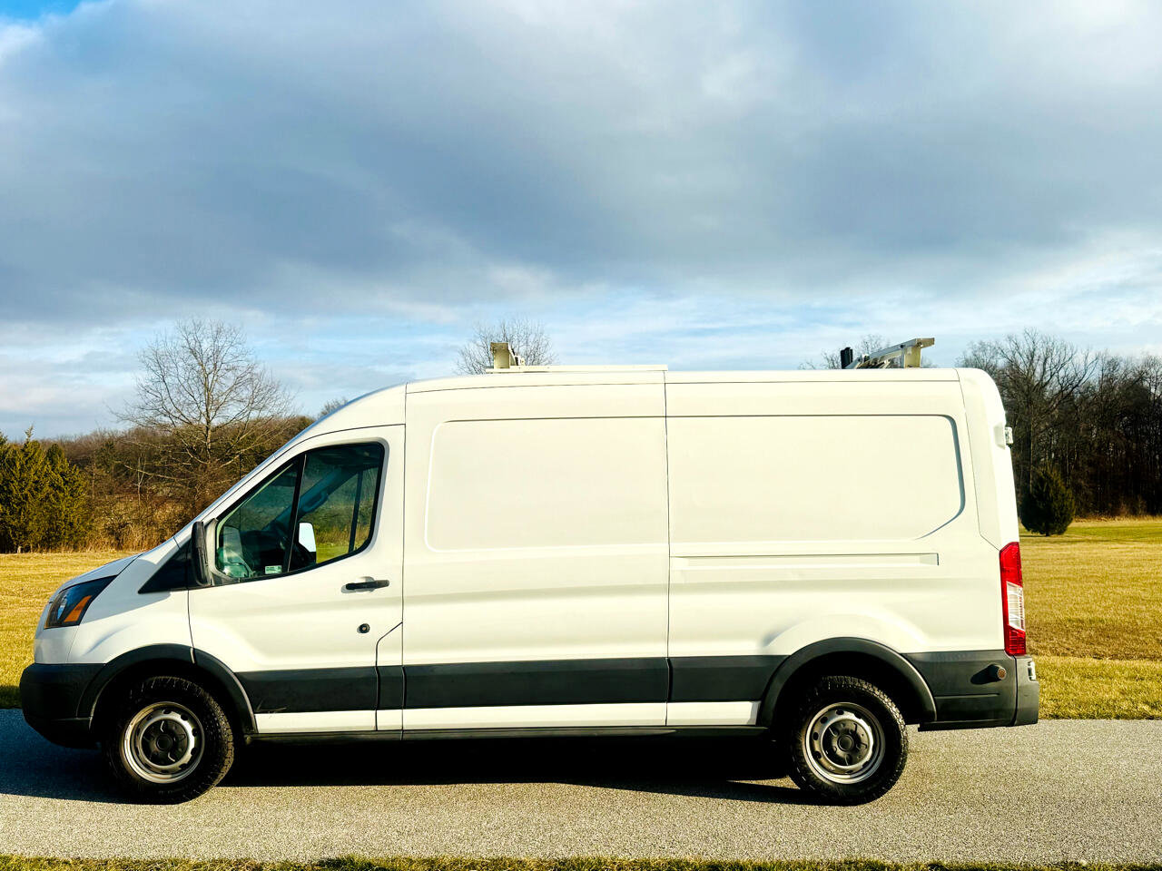 Used 2018 Ford Transit 250 148 Medium Roof image 1