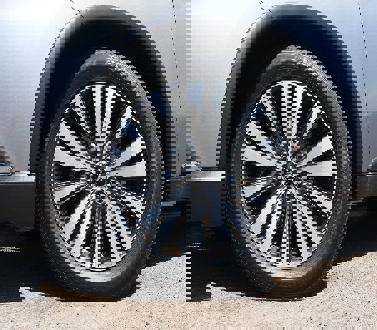 Used 2020 Mitsubishi Outlander SE image 5