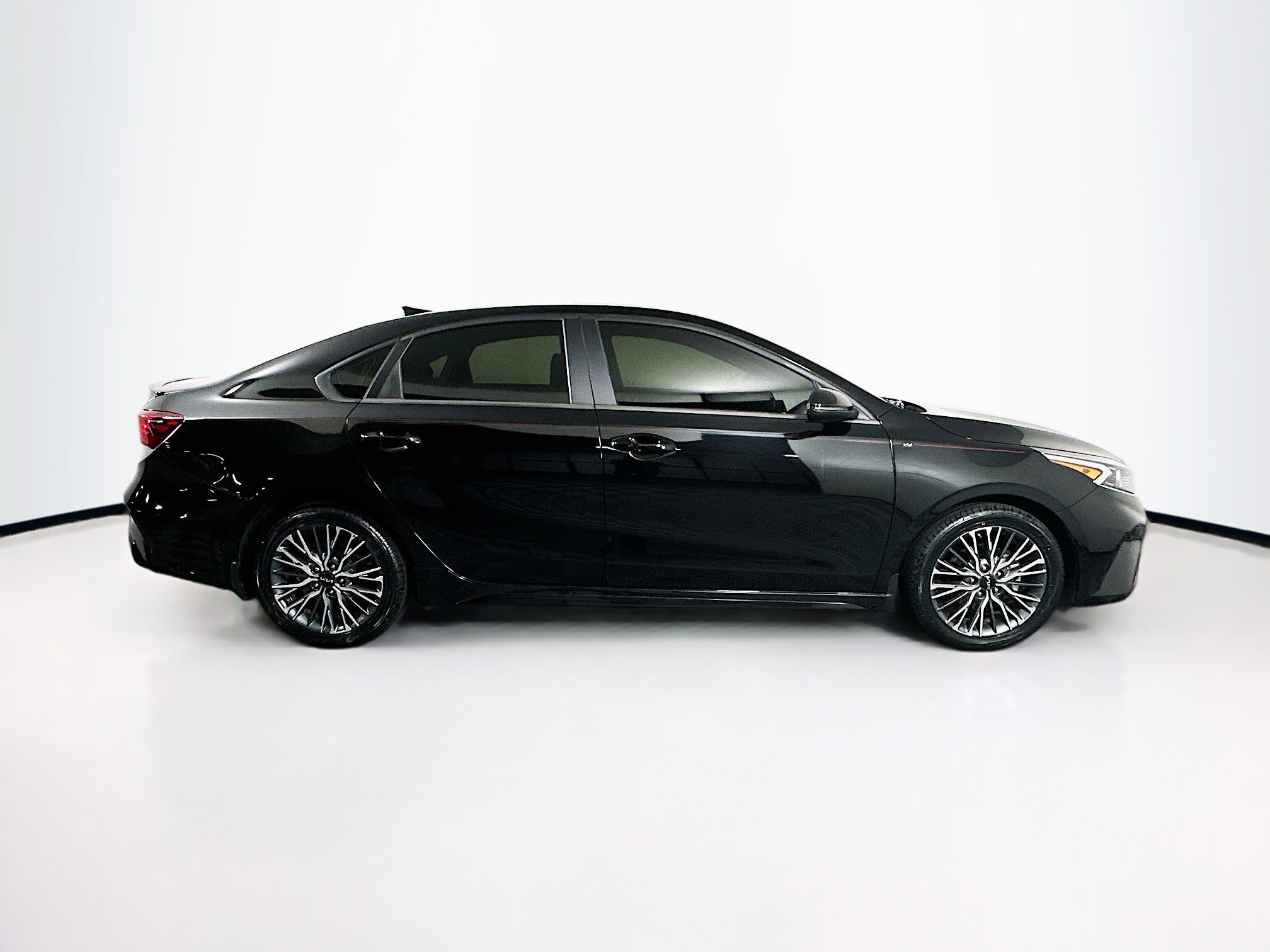 Used 2023 Kia Forte GT-Line w/ GT-Line Premium Package image 10