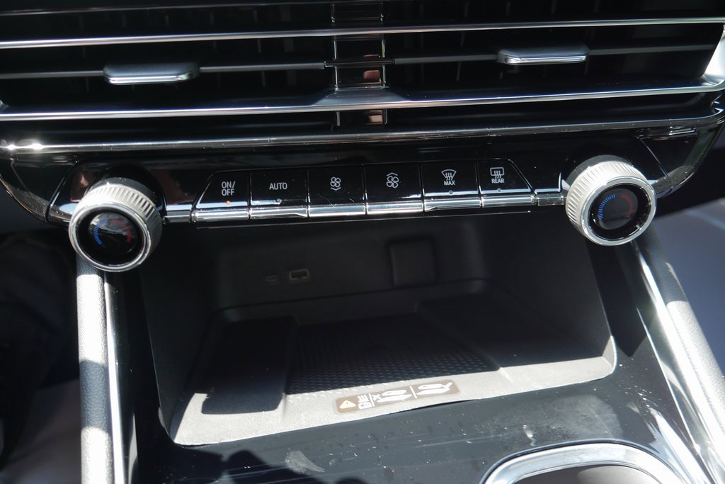 New 2026 Chevrolet Traverse LT w/ Enhanced Driving Package image 17