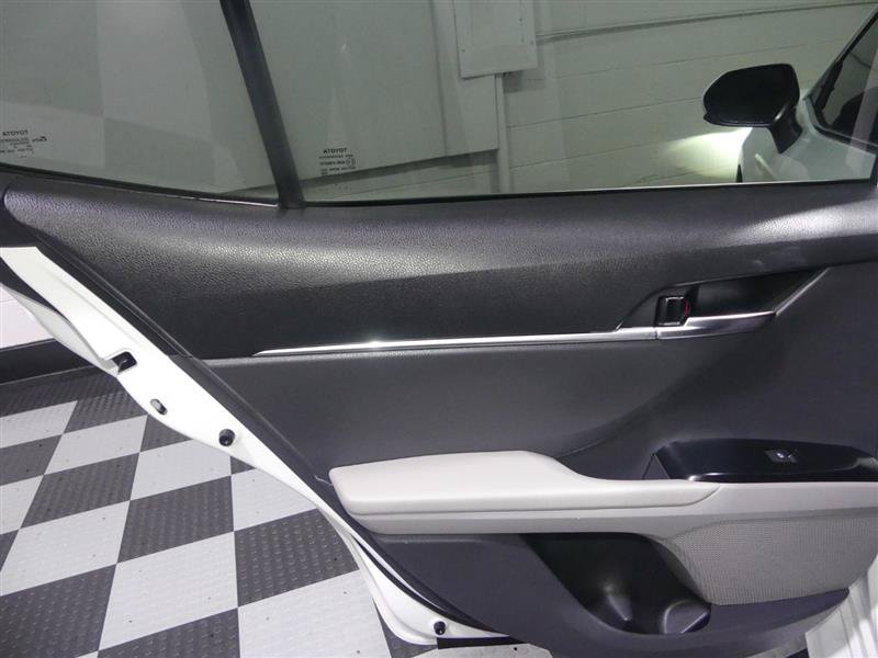Used 2020 Toyota Camry LE FWD image 23