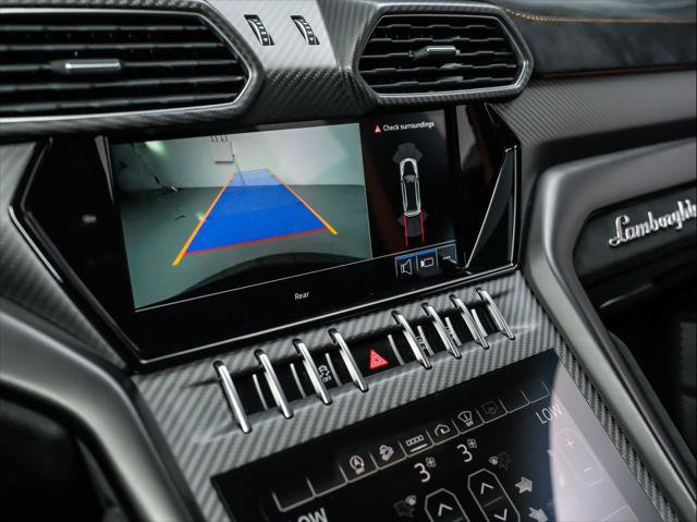 Used 2024 Lamborghini Urus Performante AWD/4WD image 36
