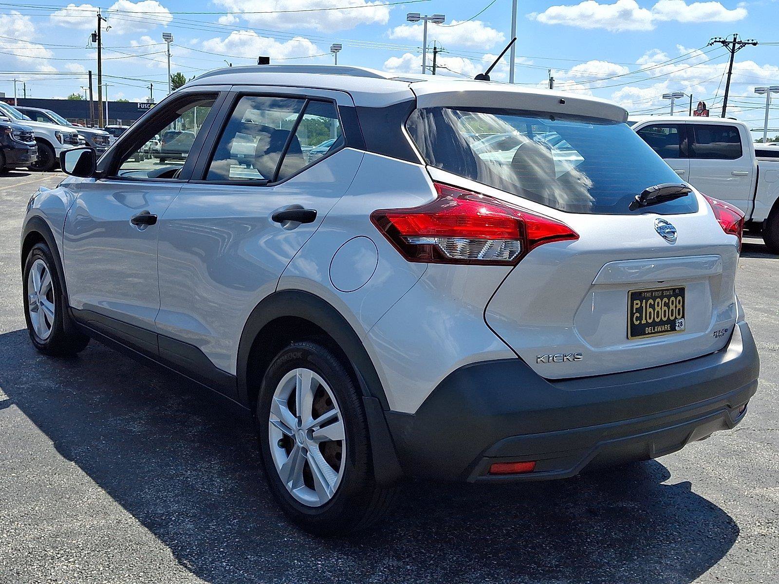 Used 2019 Nissan Kicks S FWD image 5