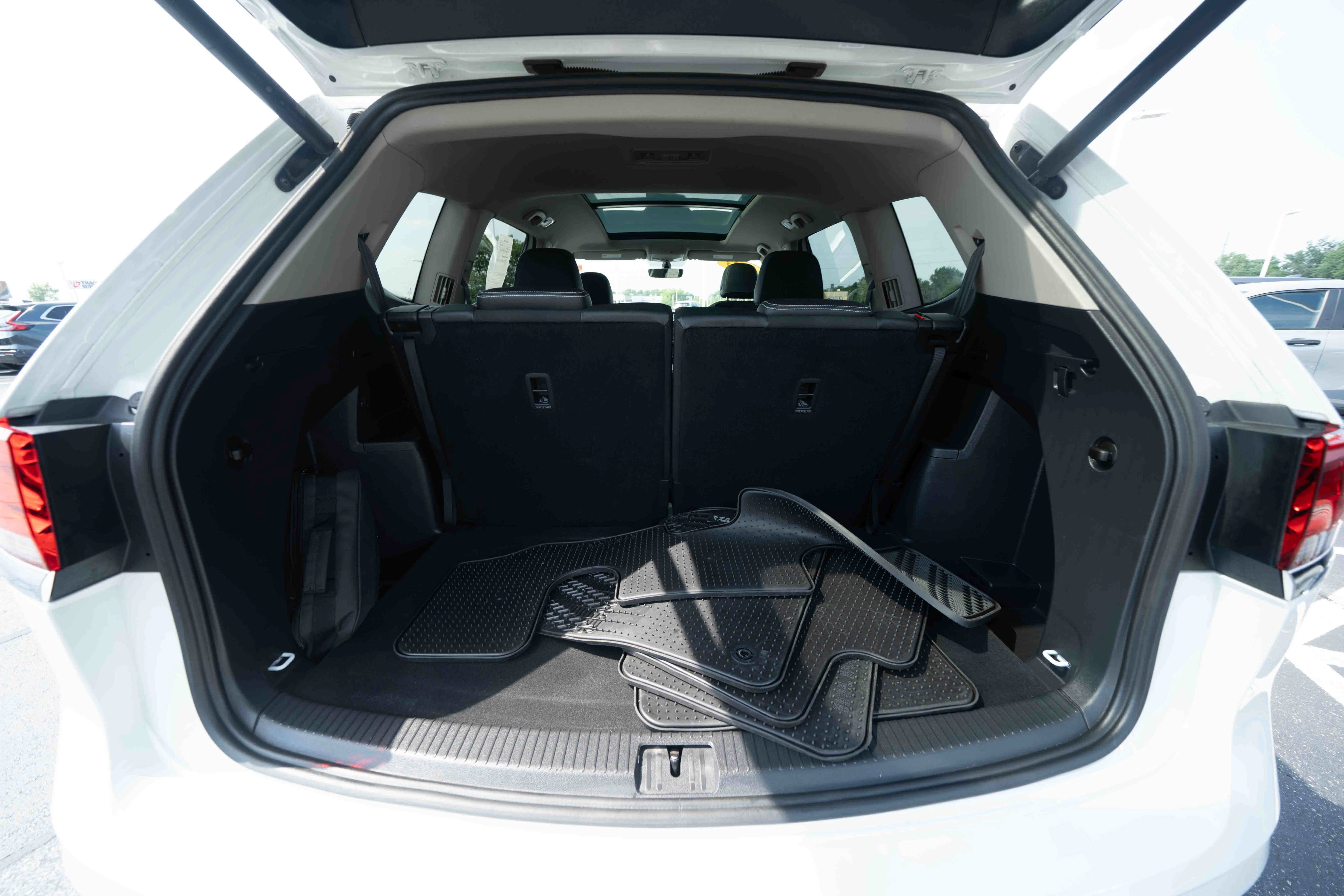 Used 2023 Volkswagen Atlas SE w/ Panoramic Sunroof Package AWD/4WD image 28