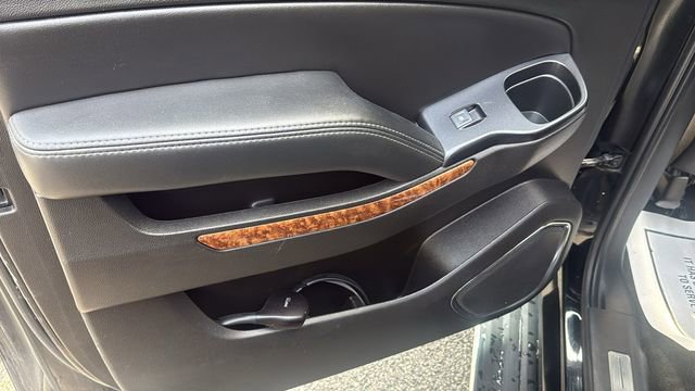 Used 2017 Chevrolet Suburban Premier image 24