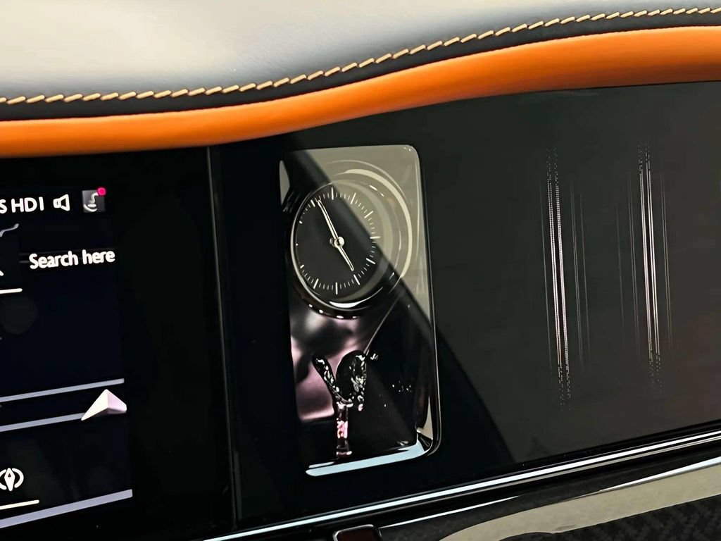 Certified 2025 Rolls-Royce Cullinan Black Badge AWD/4WD image 21
