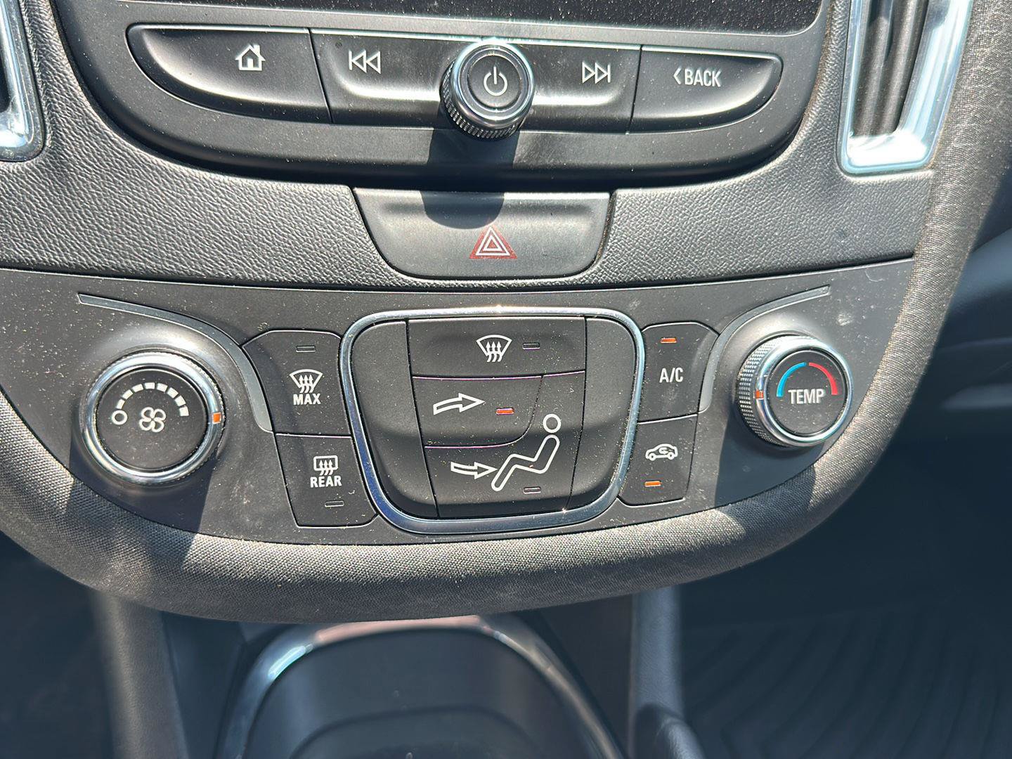 Used 2016 Chevrolet Malibu LT FWD image 20