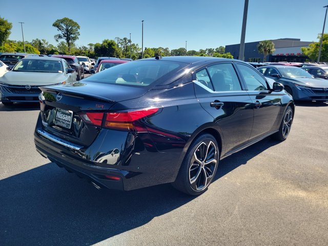 Certified 2025 Nissan Altima 2.5 SR FWD image 2