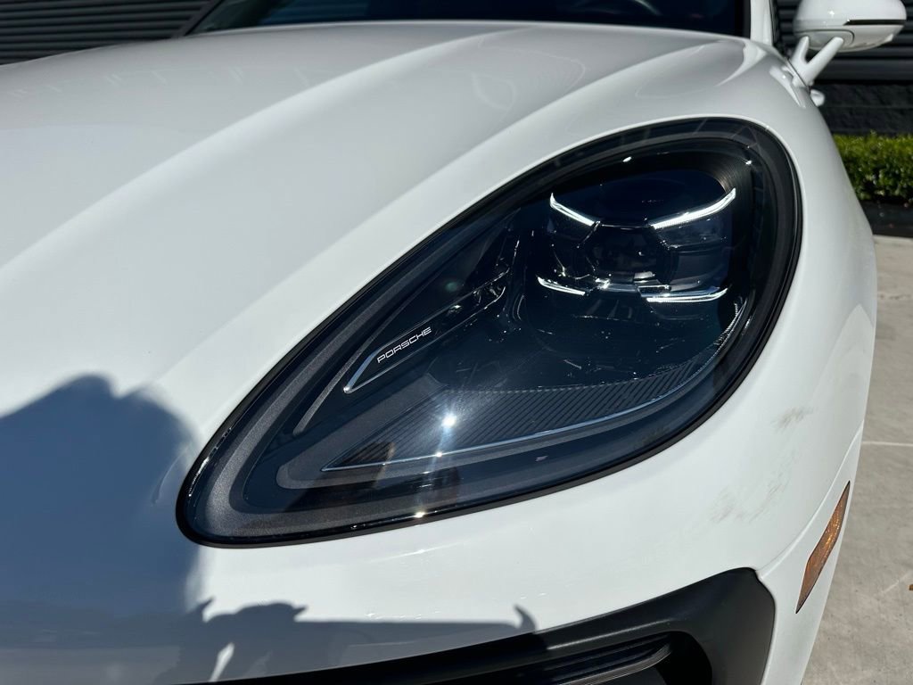 Certified 2023 Porsche Macan S image 13