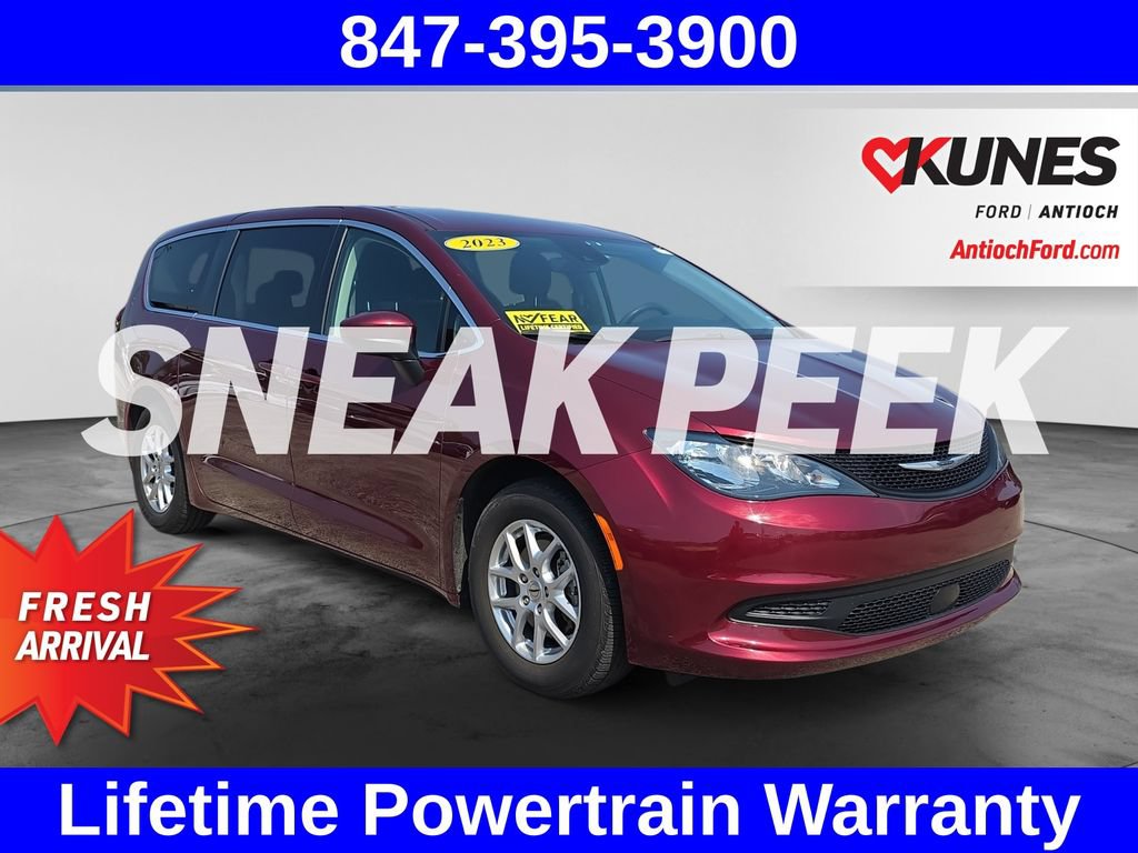 Used 2023 Chrysler Voyager LX FWD image 1