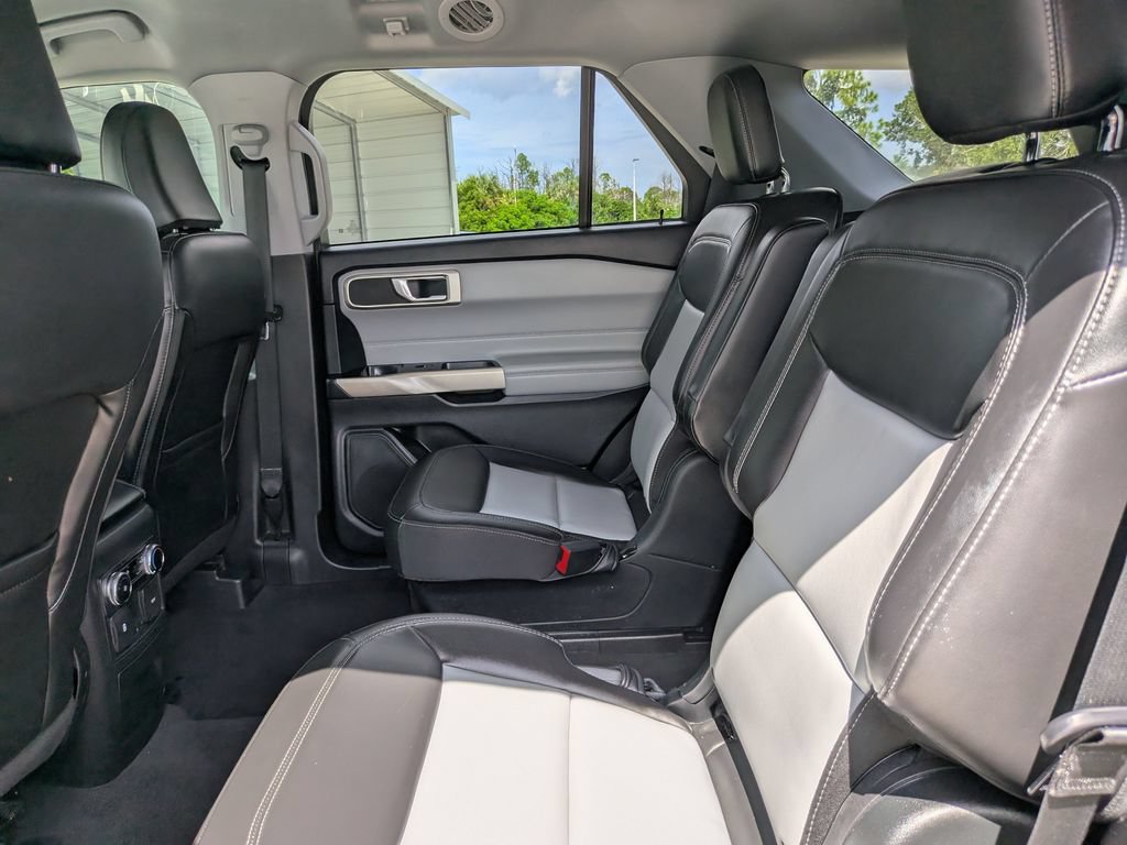 Used 2023 Ford Explorer XLT w/ Equipment Group 202A RWD image 20