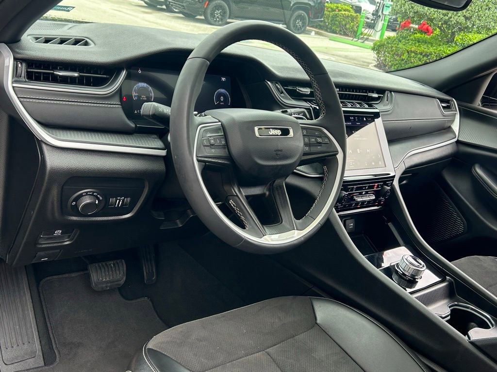 Certified 2024 Jeep Grand Cherokee Altitude image 44