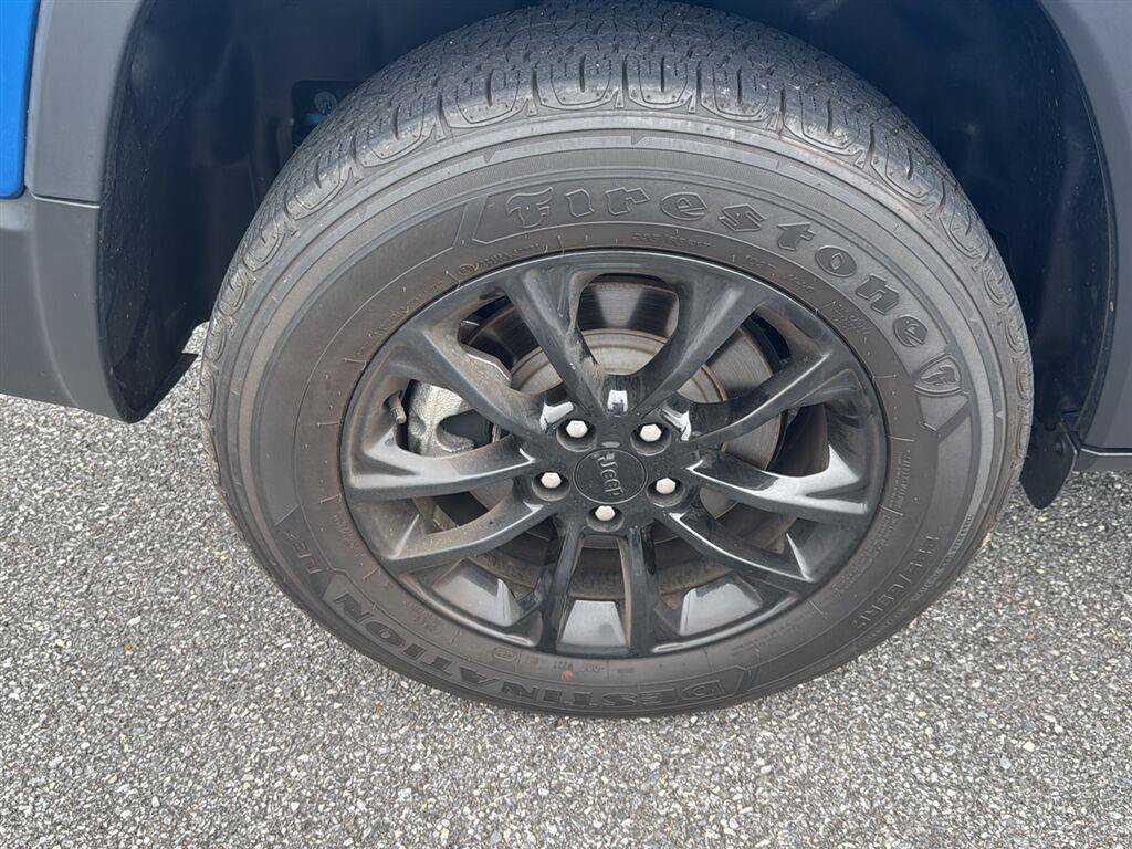 Used 2023 Jeep Cherokee Altitude Lux AWD/4WD image 13
