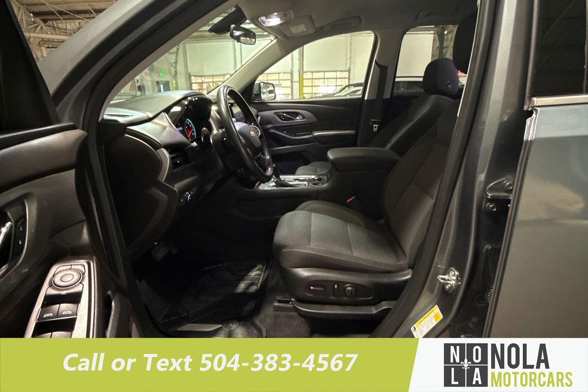 Used 2020 Chevrolet Traverse LT image 16