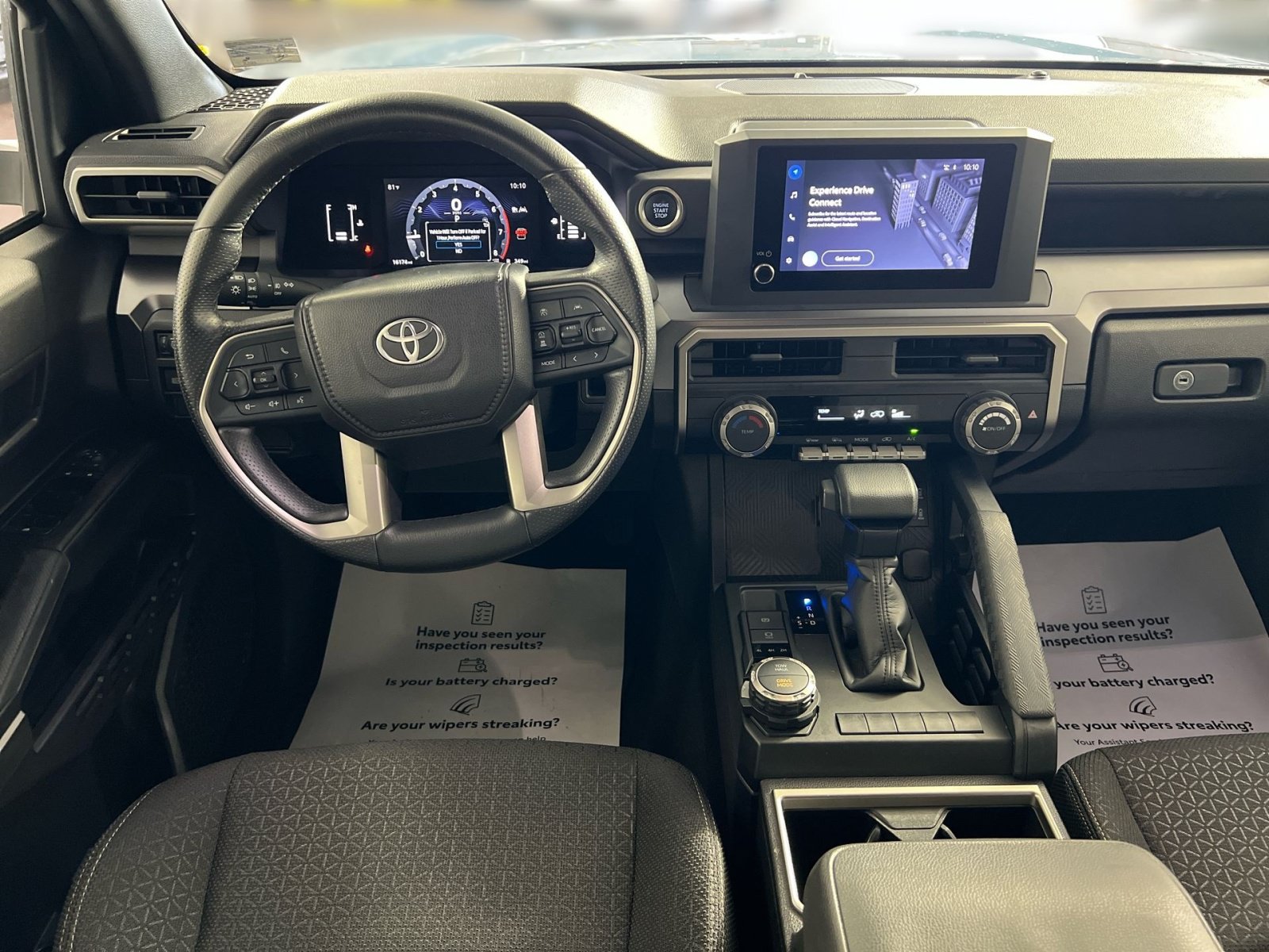 Used 2025 Toyota 4Runner SR5 AWD/4WD image 23