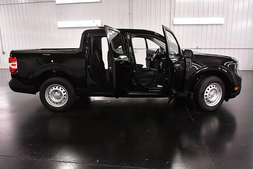 New 2025 Ford Maverick XL w/ Equipment Group 101A image 31