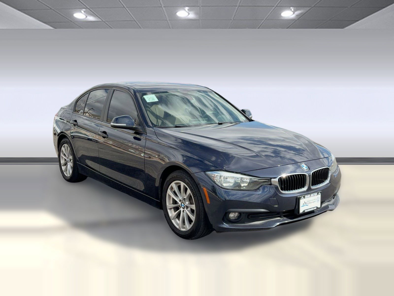 Used 2017 BMW 320i xDrive Sedan image 7