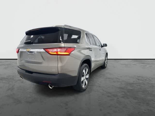 Used 2019 Chevrolet Traverse LT w/ LT Premium Package FWD image 3